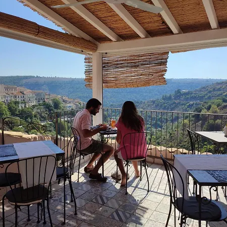 Evoca Bed & Breakfast 4*