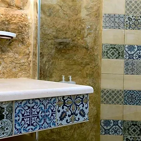 Evoca Bed & Breakfast 4*